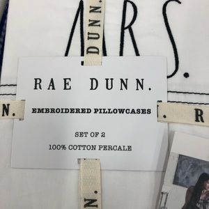 🆕 Rae Dunn set of 2 Mr & Mrs Pillowcases